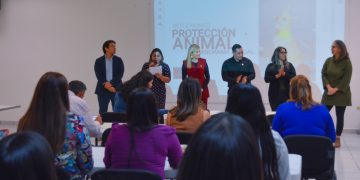 RECIBE PERSONAL DE PGJE PLÁTICA  PREVENTIVA SOBRE MALTRATO ANIMAL