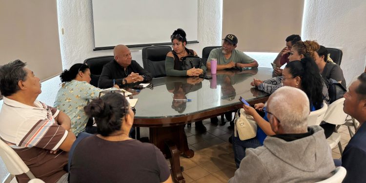 ATIENDEN INQUIETUDES DE HABITANTES DE LOS POZOS EN CABO SAN LUCAS