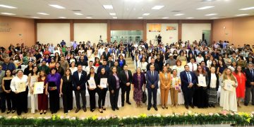 UABCS ENTREGA TÍTULOS Y GRADOS ACADÉMICOS A 187 EGRESADOS