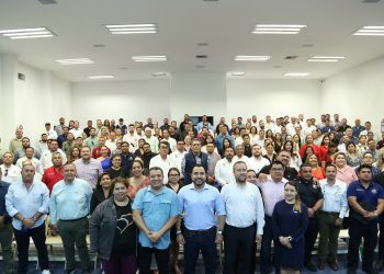 ENCABEZA ALCALDE CHRISTIAN AGUNDEZ REUNIÓN PARA FORTALECER LA TRANSPARENCIA Y CUMPLIMIENTO DE SOLICITUDES CIUDADANAS
