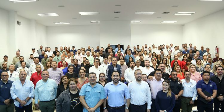 ENCABEZA ALCALDE CHRISTIAN AGUNDEZ REUNIÓN PARA FORTALECER LA TRANSPARENCIA Y CUMPLIMIENTO DE SOLICITUDES CIUDADANAS