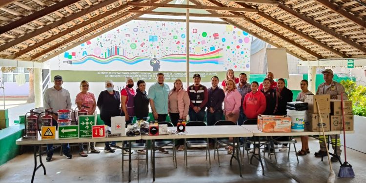 RECIBE DIF DONACIÓN DE APOYOS ALIMENTICIOS DE FUNDACIÓN SOLMAR PARA CASA DE DIA DE CABO SAN LUCAS