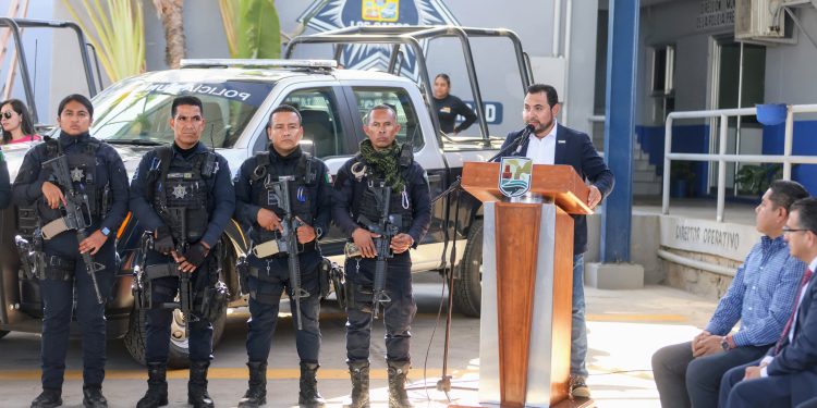 REFUERZAN SEGURIDAD Y LIMPIEZA EN LOS CABOS CON EQUIPO DONADO DESDE CALIFORNIA