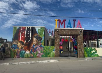 OFRECEN CORTES DE CABELLO GRATUITOS PARA COMUNIDAD INDÍGENA Y AFROMEXICANA EN CABO SAN LUCAS