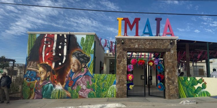 OFRECEN CORTES DE CABELLO GRATUITOS PARA COMUNIDAD INDÍGENA Y AFROMEXICANA EN CABO SAN LUCAS