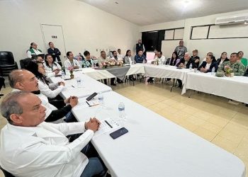 LLEVA EL CENTRO PREVENTIVO DE LA SSPE TALLER EN LA COLONIA CALAFIA EN LA PAZ