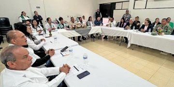 LLEVA EL CENTRO PREVENTIVO DE LA SSPE TALLER EN LA COLONIA CALAFIA EN LA PAZ