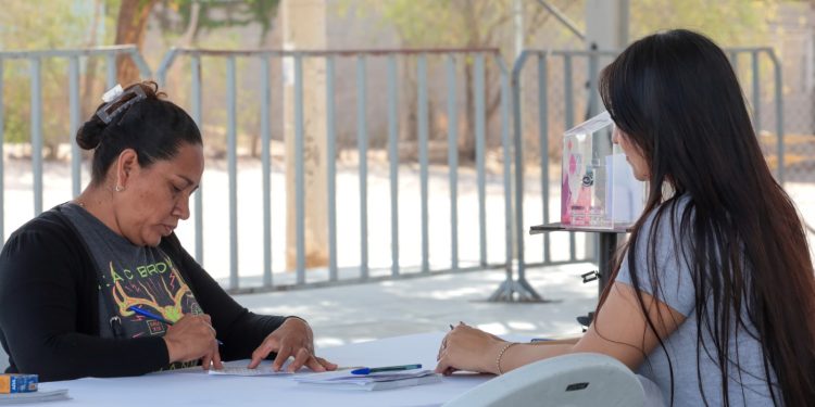 UABCS ENTREGA TÍTULOS Y GRADOS ACADÉMICOS A 187 EGRESADOS