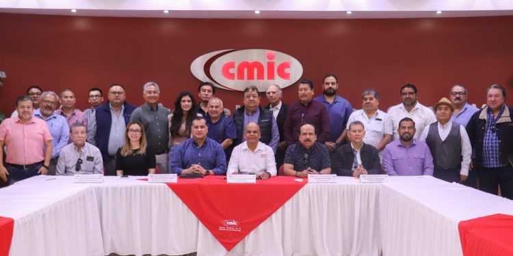 SE REÚNE SECRETARIO DE GOBIERNO CON LA CÁMARA MEXICANA DE LA INDUSTRIA DE LA CONSTRUCCIÓN