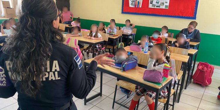 ENTREGA VMCC VEHÍCULOS , MEJORAMIENTO Y EQUIPAMIENTO ESCOLAR EN CONALEP POR 13 MDP