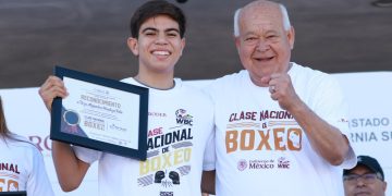 ENCABEZA EL GOBERNADOR VÍCTOR CASTRO LA CLASE NACIONAL DE BOXEO EN BAJA CALIFORNIA SUR