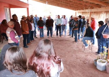 VISITA CASTRO COSIÓ ZONA SERRANA DE SANTA MARTHA Y EL PATROCINIO, ENTREGA APOYOS