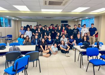 ENTREGAN COPA GOBERNADOR 2024 A SELECTIVOS DE LA UABCS