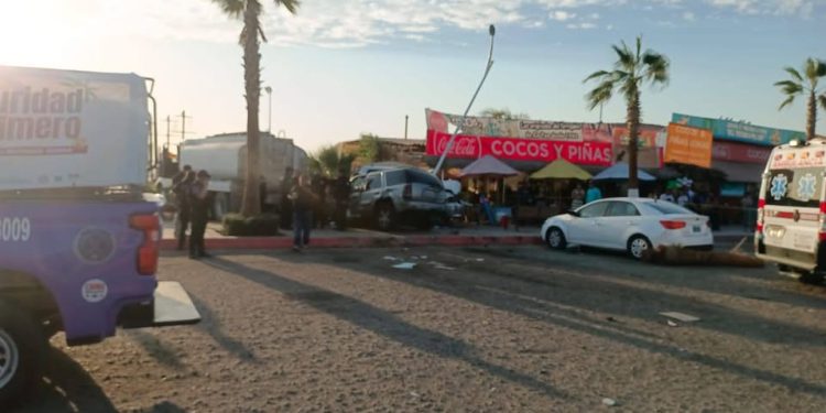 ATIENDE GOBIERNO DEL ESTADO ACCIDENTE VEHICULAR EN LA CARRETERA ESCÉNICA