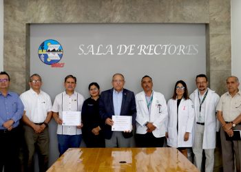IMSS ENTREGA RECONOCIMIENTO A LA UABCS POR SU  COLABORACIÓN EN CAMPAÑAS DE PLANIFICACIÓN FAMILIAR