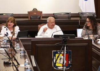 ACUERDA EL GOBERNADOR VCC Y SEMARNAT PRIORIZAR A PRESTADORES LOCALES EN LA TEMPORADA DE AVISTAMIENTO DEL TIBURÓN BALLENA   