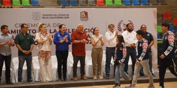 ABANDERA VÍCTOR CASTRO A LA SELECCIÓN SUDCALIFORNIANA RUMBO A OLIMPIADA NACIONAL 2025