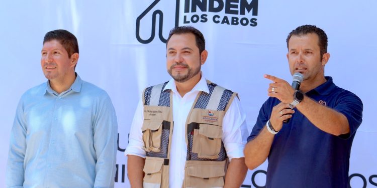 BENEFICIA AYUNTAMIENTO DE LOS CABOS A 100 MUJERES CON CURSO DE UÑAS BÁSICO SOBRE TIP CON ACRÍLICO