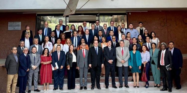 LA UNIVERSIDAD MUNDIAL FORTALECE LAZOS ACADÉMICOS EN LA ASAMBLEA REGIONAL DE LA UDUALC