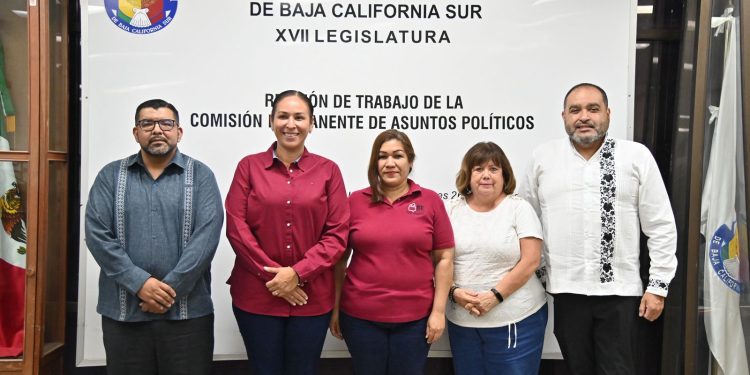 SOCIALIZAN LA INICIATIVA NEPOTISMO ELECTORAL Y NO REELECCIÓN