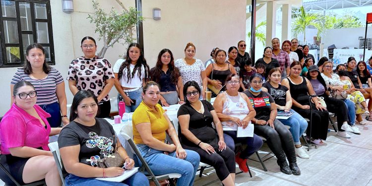 BENEFICIA AYUNTAMIENTO DE LOS CABOS A 100 MUJERES CON CURSO DE UÑAS BÁSICO SOBRE TIP CON ACRÍLICO