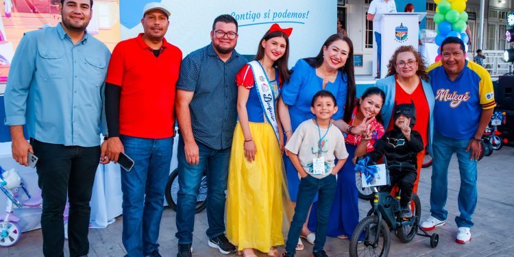CELEBRA AYUNTAMIENTO DE MULEGÉ EL DÍA DE LA NIÑEZ CON ACTIVIDADES ARTÍSTICAS Y RIFA DE REGALOS EN SANTA ROSALÍA