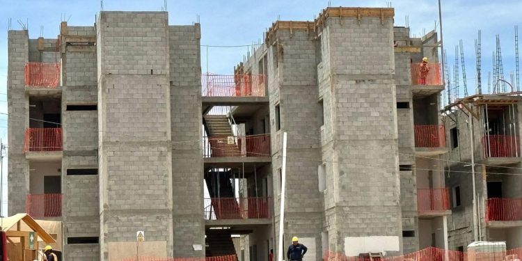 REVISAN AVANCES DE LA CONSTRUCCIÓN DE VIVIENDAS EN CSL