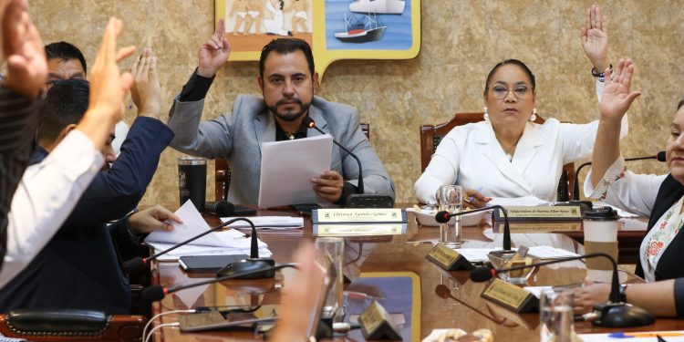 RECONOCE ALCALDE CHRISTIAN AGUNDEZ A PARTICIPANTES DEL II CABILDO INFANTIL DE LOS CABOS