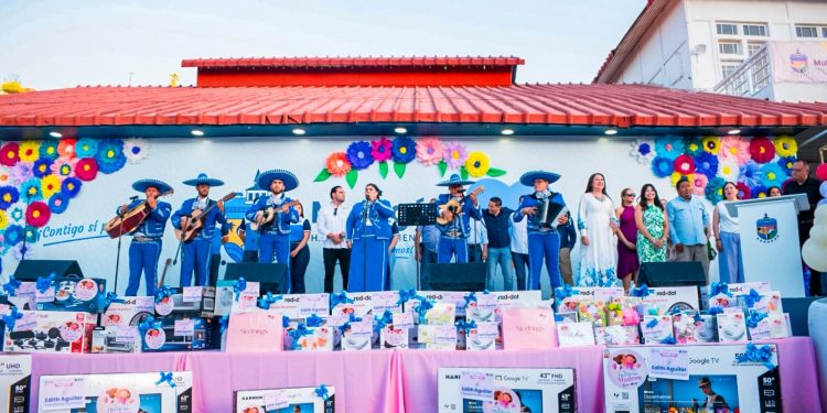 GRAN CELEBRACIÓN DEL DÍA DE LAS MADRES EN SANTA ROSALÍA