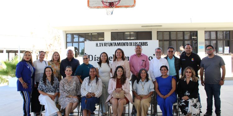 CONMEMORAN DIA DEL MAESTRO CON CEREMONIA CÍVICA EN CABO SAN LUCAS