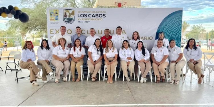 CELEBRA AYUNTAMIENTO DE LOS CABOS A MAESTRAS Y MAESTROS EN SU DIA