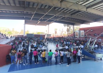 CON ENTREGA DE BECAS CONMEMORAN DÍA DEL ESTUDIANTE EN CABO SAN LUCAS