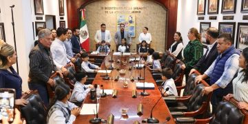 ENTREGA ALCALDE CHRISTIAN AGUNDEZ NUEVO PARQUE VEHICULAR A ZOFEMAT PARA FORTALECER LABOR OPERATIVA