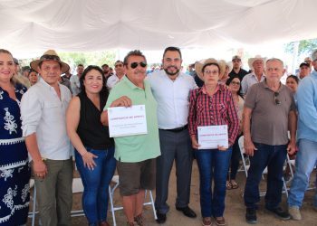 ENTREGA ALCALDE CHRISTIAN AGUNDEZ NUEVO PARQUE VEHICULAR A ZOFEMAT PARA FORTALECER LABOR OPERATIVA