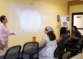 UABCS E ISMUJERES CAPACITAN A MUJERES EN TEMAS DE EMPRENDIMIENTO