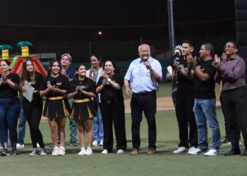 INAUGURA VÍCTOR CASTRO, CONVIVENCIA INTERCOLEGIAL DE BAILE DEL COLEGIO DE BACHILLERES