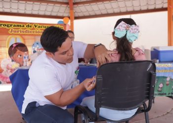 SE REÚNE SECRETARIO GENERAL DE GOBIERNO CON GRUPO MADRUGADORES DE LOS CABOS