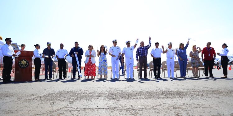 INAUGURA EL GOBERNADOR VÍCTOR CASTRO EL AEROFEST BAJA 2025 EN LORETO