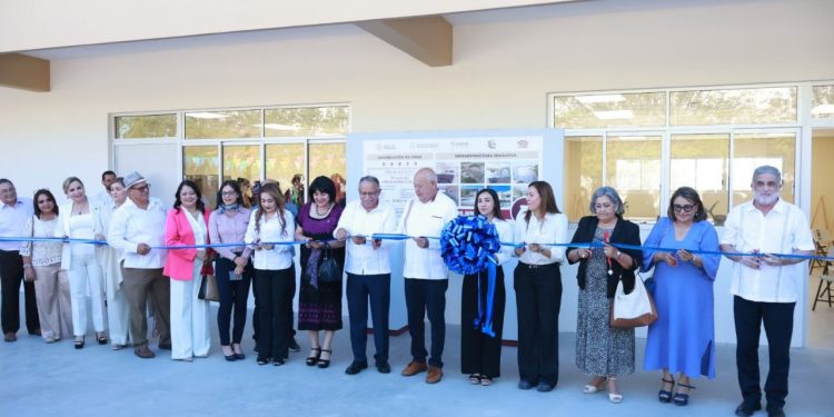 ENTREGA VÍCTOR CASTRO NUEVAS INSTALACIONES DEL CENTRO UNIVERSITARIO DE LAS ARTES EN LA UABCS