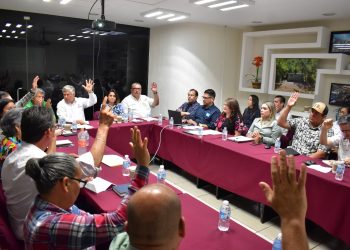 EGRESADAS Y EGRESADOS FUNDADORES SE SUMAN A  LOS PREPARATIVOS DEL 50 ANIVERSARIO DE LA UABCS