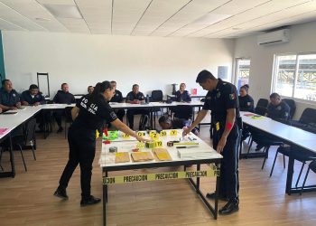 CAPACITAN A POLICÍAS MUNICIPALES DE  LOS CABOS EN FORMACIÓN CONTINUA