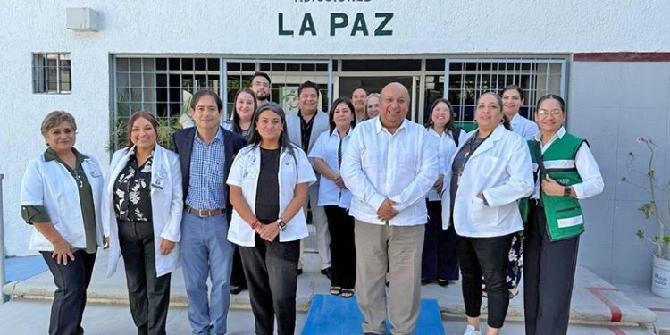 RECONOCE UABCS A PERSONAL ACADÉMICO JUBILADO POR SU VALIOSA TRAYECTORIA Y APORTACIONES A LA INSTITUCIÓN