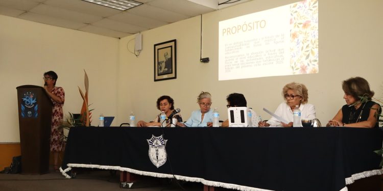 EGRESADAS Y EGRESADOS FUNDADORES SE SUMAN A  LOS PREPARATIVOS DEL 50 ANIVERSARIO DE LA UABCS