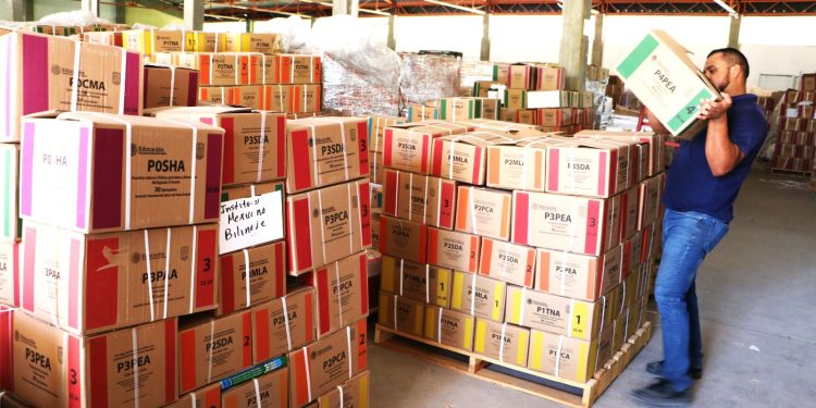 LLEGAN A BCS MAS DE UN MILLÓN DE LIBROS DE  TEXTO GRATUITOS PARA EL CICLO 025-2026