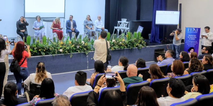 ALCALDE CHRISTIAN AGÚNDEZ INAUGURA FORO ITAIBCS