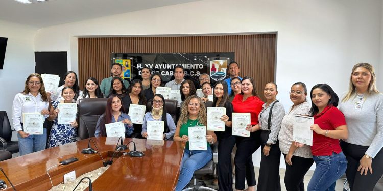 FORTALECE AYUNTAMIENTO DE LOS CABOS E ICATEBCS PROFESIONALIZACIÓN DEL SERVICIO PÚBLICO