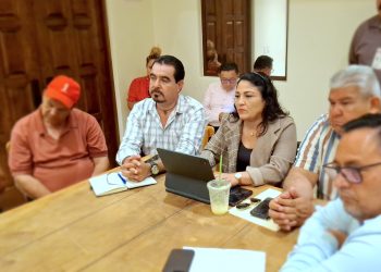AUTORIDADES DE LOS CABOS Y TRANSPORTISTAS ACUERDAN LINEAMIENTOS DURANTE OBRAS EN LA GLORIETA DE FONATUR
