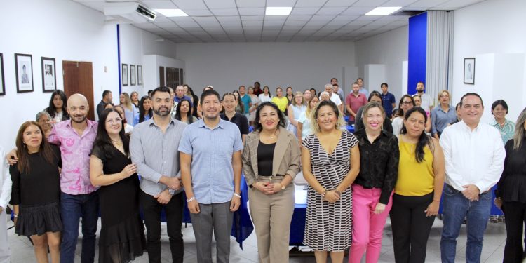 INAUGURAN TALLER “ DESPIERTA TU PODER “ EN CABO SAN LUCAS