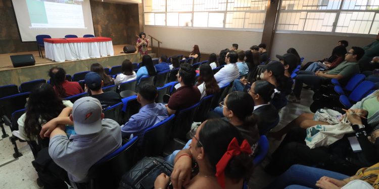 ALUMNADO DE LA UABCS PRESENTA AVANCES DE INVESTIGACIÓN COMO PARTE DEL CIERRE SEMESTRAL