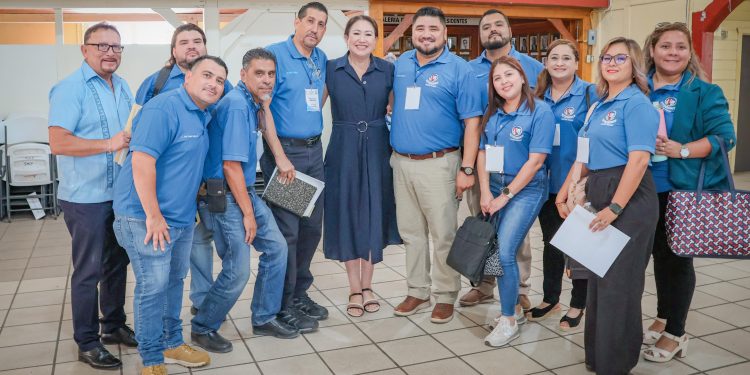 EDITH AGUILAR REAFIRMA COMPROMISO CON LA BASE TRABAJADORA DURANTE CONVENCIÓN SINDICAL EN MULEGÉ